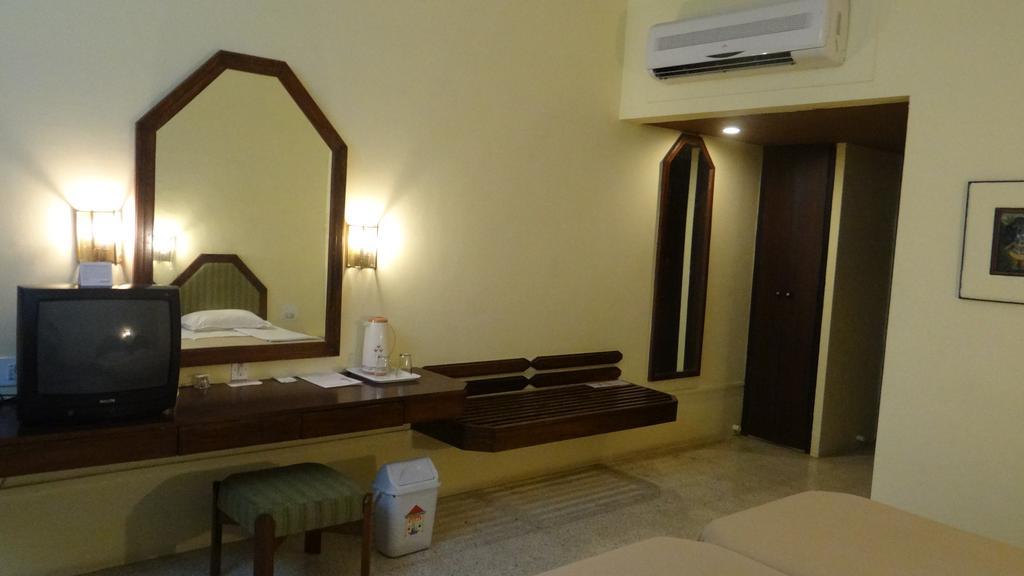 Hotel Paradise - Mysore Dasaprakash Group Ngoại thất bức ảnh