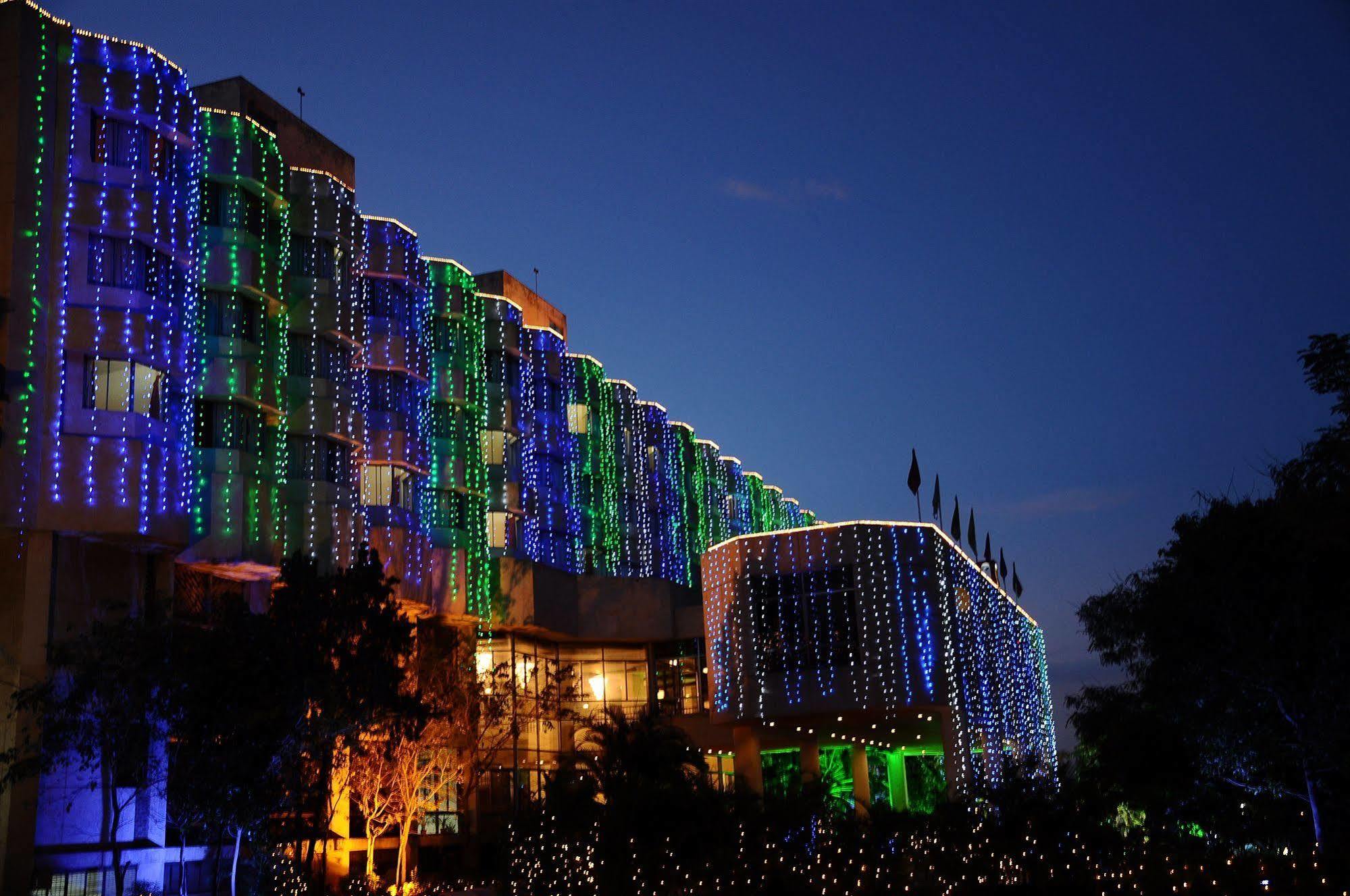 Hotel Paradise - Mysore Dasaprakash Group Ngoại thất bức ảnh