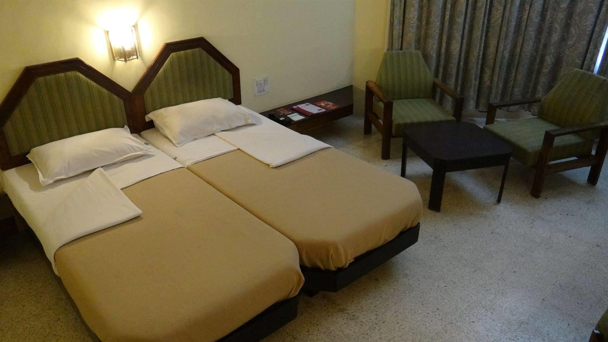 Hotel Paradise - Mysore Dasaprakash Group Ngoại thất bức ảnh